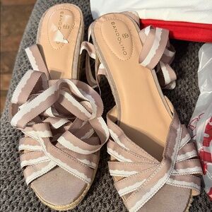Bandolino Women's Cream and Tan Espadrille Sandals
